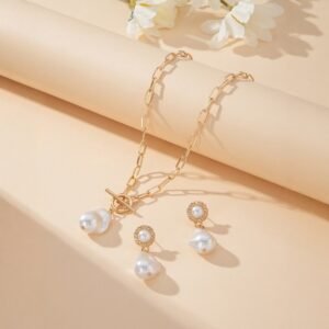 Retro Baroque Pearl Pendant Necklace Ear Stud 2-piece Set