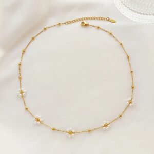 Minimalist Niche-style Loose-flower Pearl Necklace