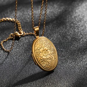 Retro-patterned Oval Openable Photo Frame Necklace Box