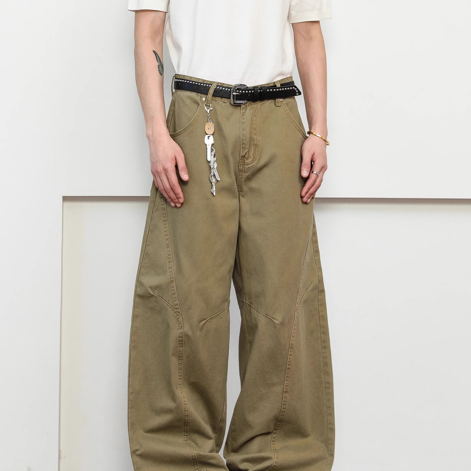 Retro Deconstruction Scimitar Men's Wide-leg High-end Khaki Pants - Image 3