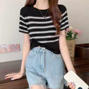 Figure-flattering Slimming French-style Short-sleeve Top