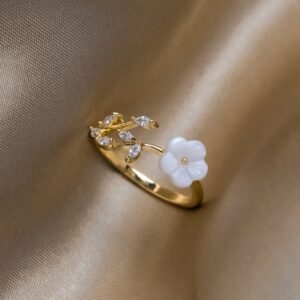 Sweet, Fresh-style Shell-flower Ring With An Adjustable Opening