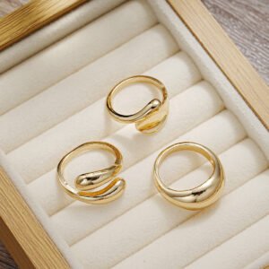 Geometric Niche Metal-textured Glossy Ring Set