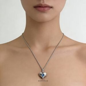 Fashionable Blue Sparkling Diamond Heart Pendant Necklace
