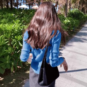 Casual, Elegant Knit Sweater With A Relaxed V-neck And Long Sleeves