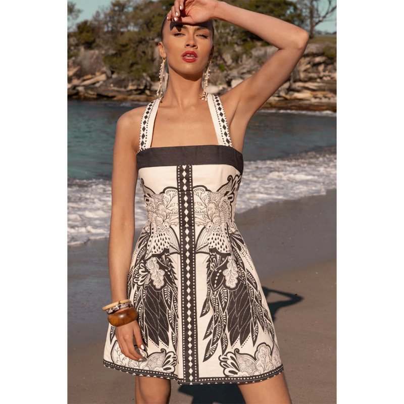 Short Dress With A Back Pleat And A Positioned Print - Image 7