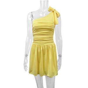 Sexy One-shoulder A-line Mini Skirt In A Solid Color With A Fitted Waist