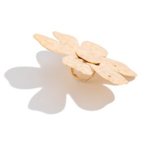 Ins Exaggerated Metal Beating Flower Collar