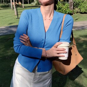 Casual, Elegant Knit Sweater With A Relaxed V-neck And Long Sleeves