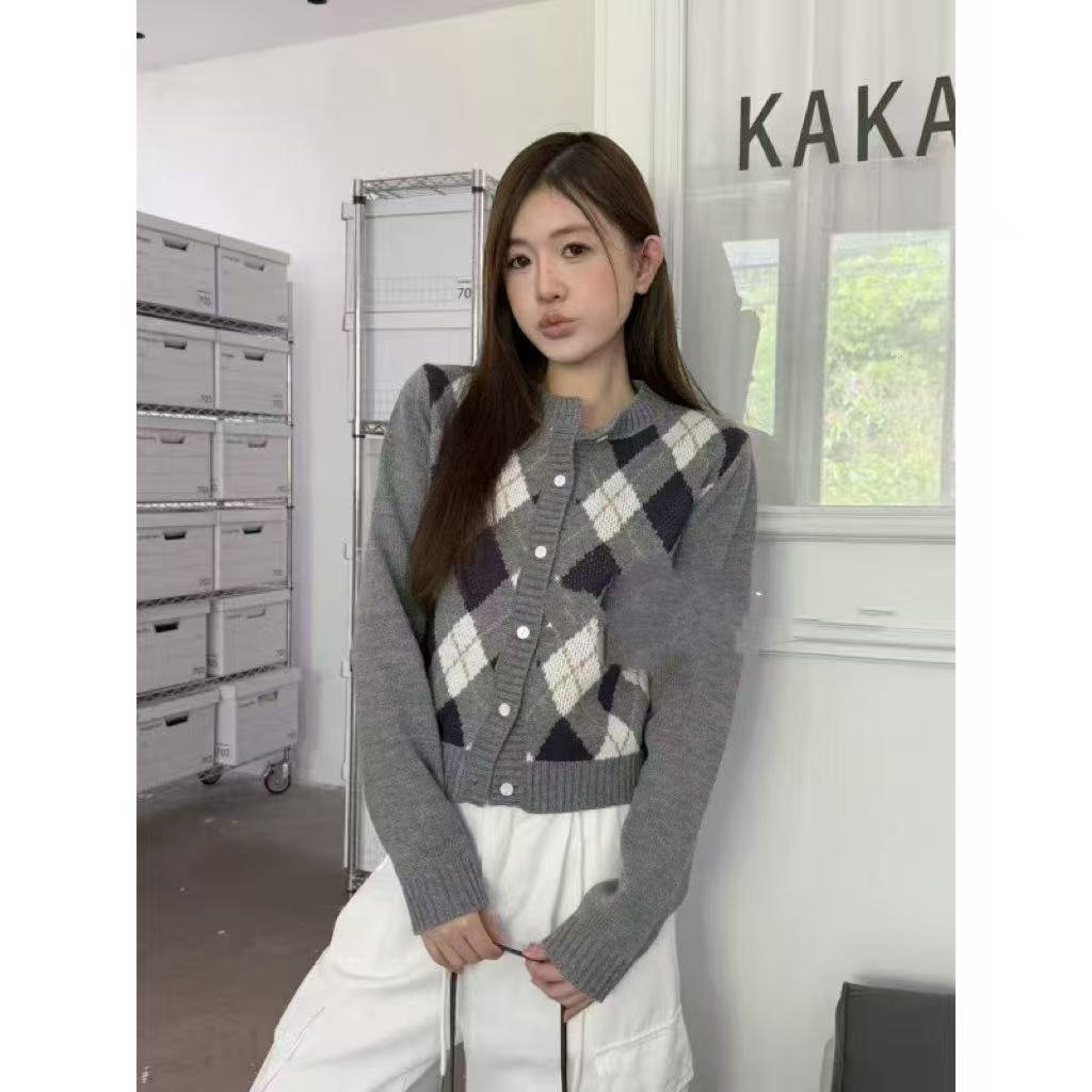 New Fashion Diamond Plaid Round Neck Sweater For Women - Image 4