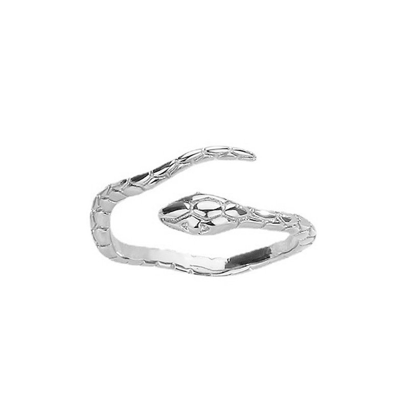 Textured Spirit Snake Ring Bold And Fashion-Forward - Image 3