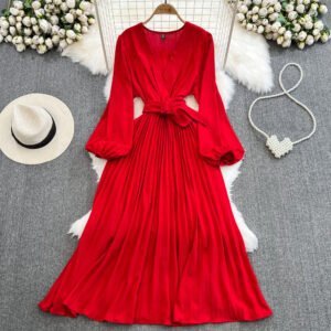 Retro-style Fashionable Dress With Lantern Sleeves For A Slimming Effect