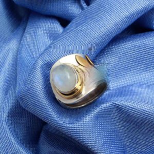 Womens 925 Sterling Silver Delicate Blue Fire Moonstone Gem