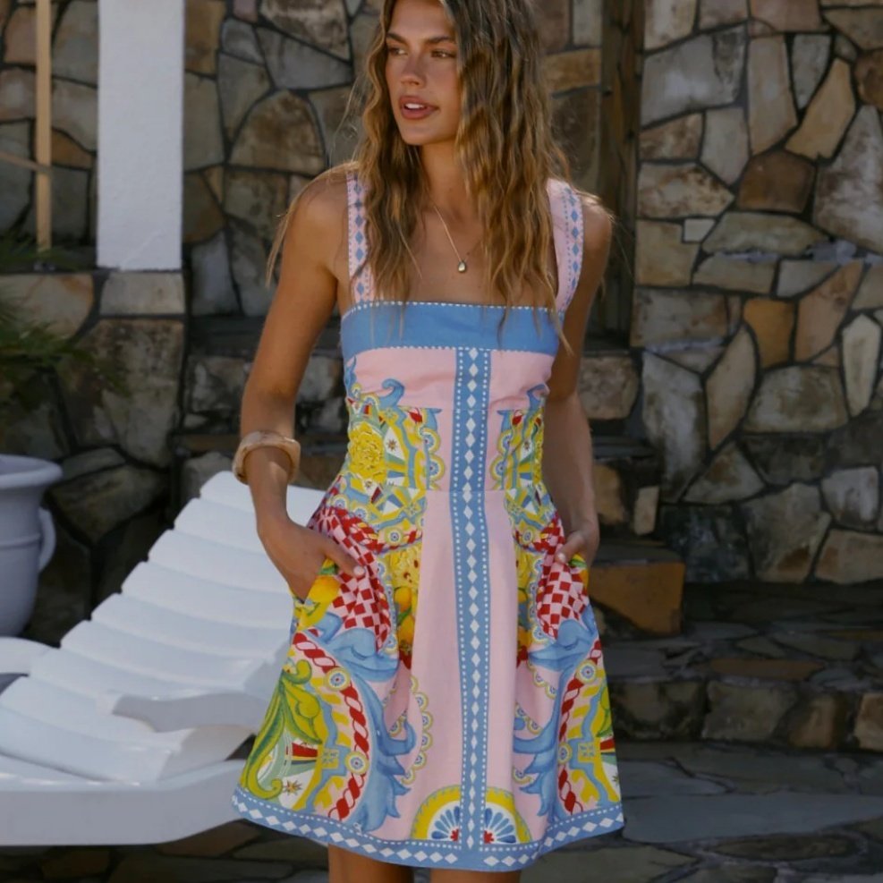 Short Dress With A Back Pleat And A Positioned Print