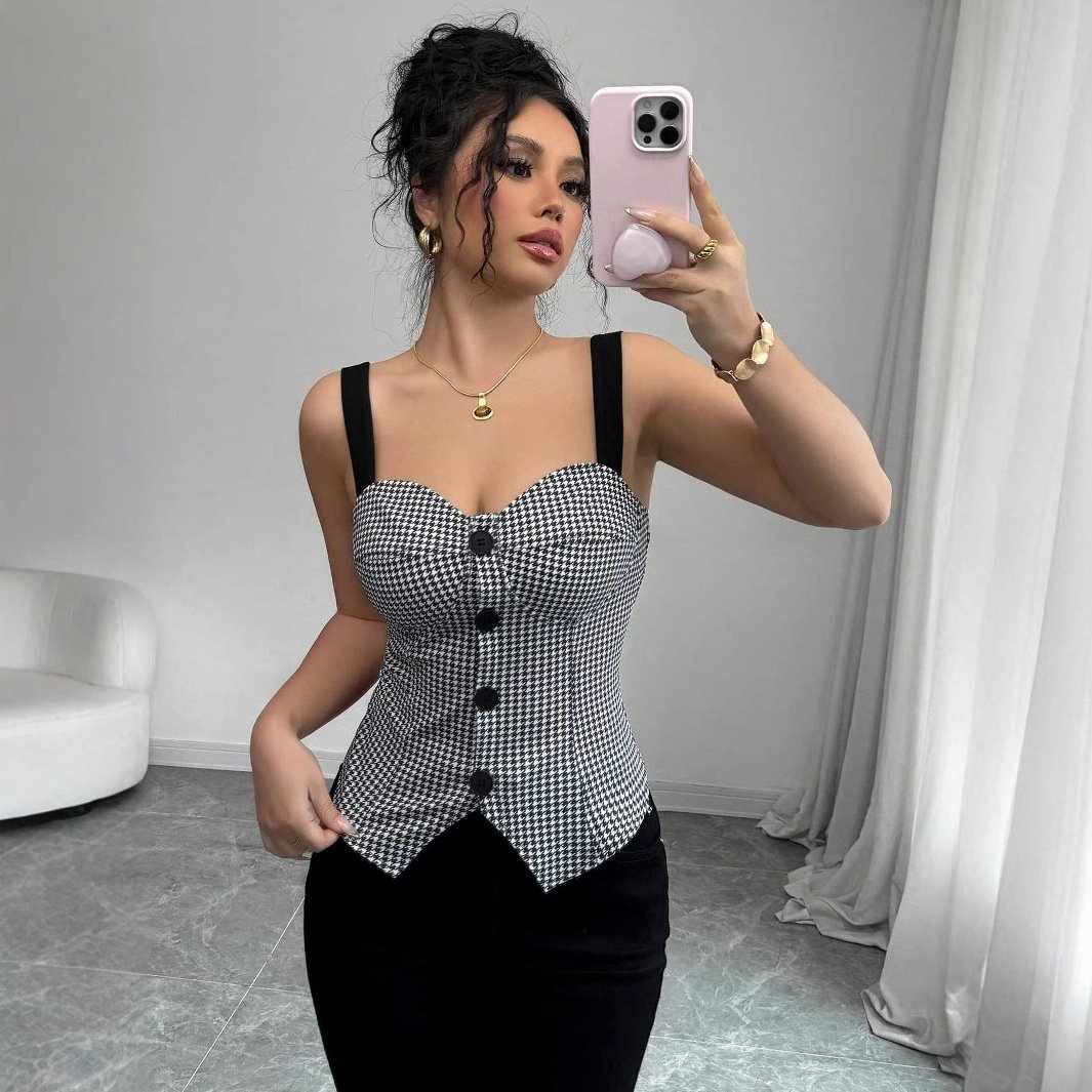 Figure-hugging Single-breasted Vest Adorned With A Mountain-pattern Design - Image 4