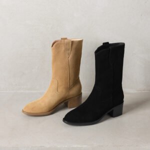 Womens Autumnwinter Brown Cowhide Boots With A Chunky Heel And A Matte Finish
