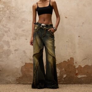 Fluid-structured Spliced Raw-edge Jeans