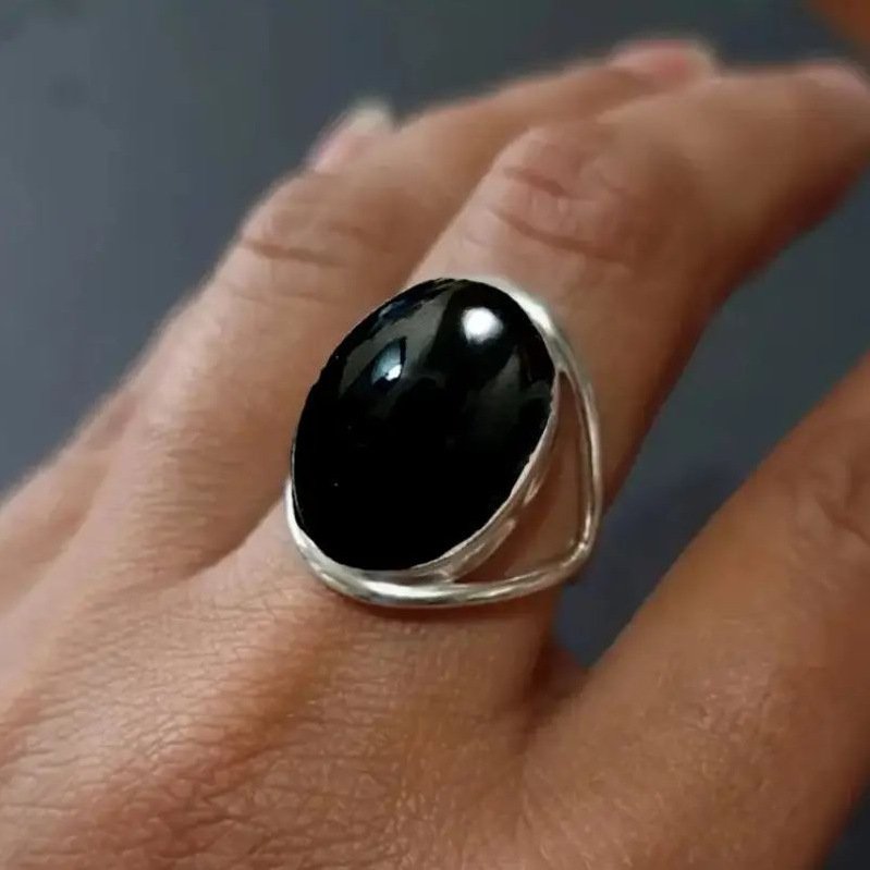 Vintage Obsidian Hollowed Out Bohemian Ring