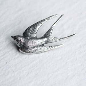 Retro Green Swallow Brooch For Women Anti-exposure Pin Corsage Accessory