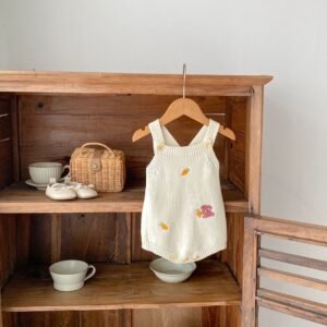 Autumn Baby Rabbit Radish Embroidery Knitted Jacket