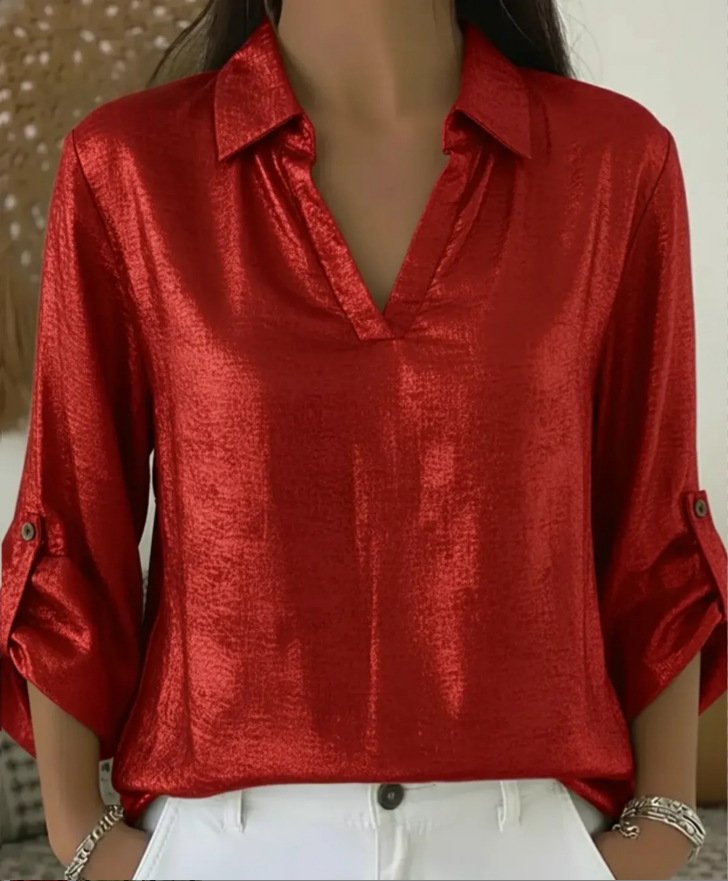 Loose-fit Womens Gold-foil V-neck T-shirt With Pocket - Image 6