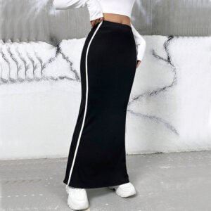 Female Elegant Contrasting Color Design Half Skirt
